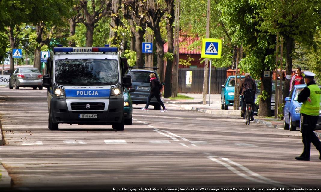 Policyjni profilaktycy promują zawód policjanta w Dąbrowie Górniczej